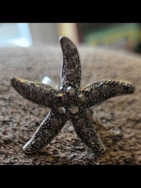 Silver Starfish Ring with Hematite Crystal Accents